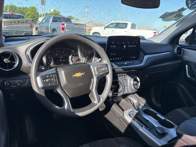 Used 2025 Chevrolet Blazer LT AWD/4WD image 21