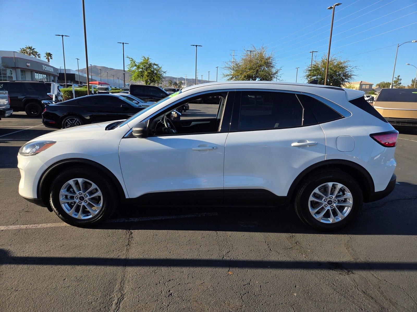 Certified 2022 Ford Escape SE image 3