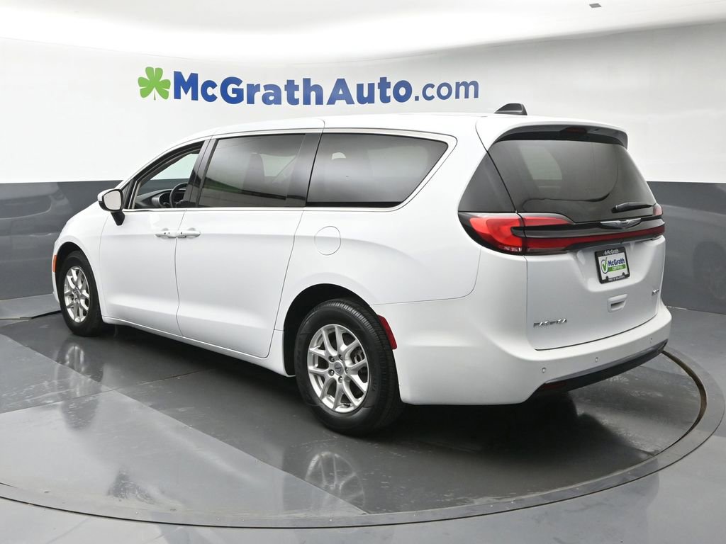 Used 2023 Chrysler Pacifica Touring-L FWD image 24