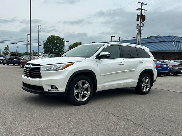 Used 2016 Toyota Highlander Limited w/ Four Season Floor Mat Package AWD/4WD image 2