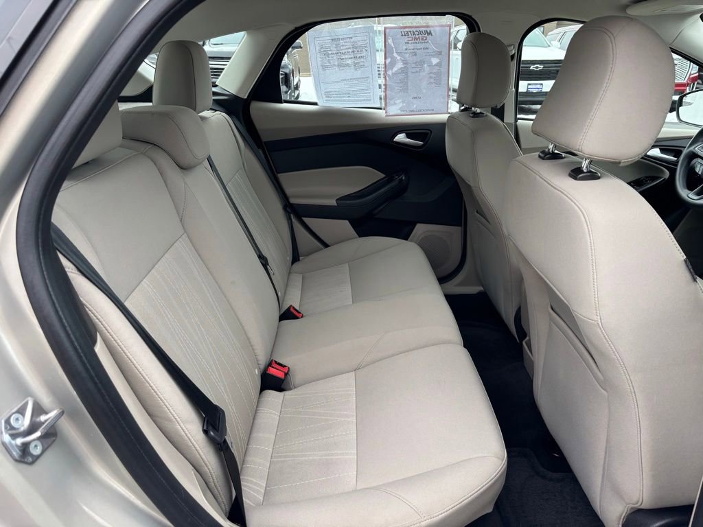 Used 2015 Ford Focus SE image 25
