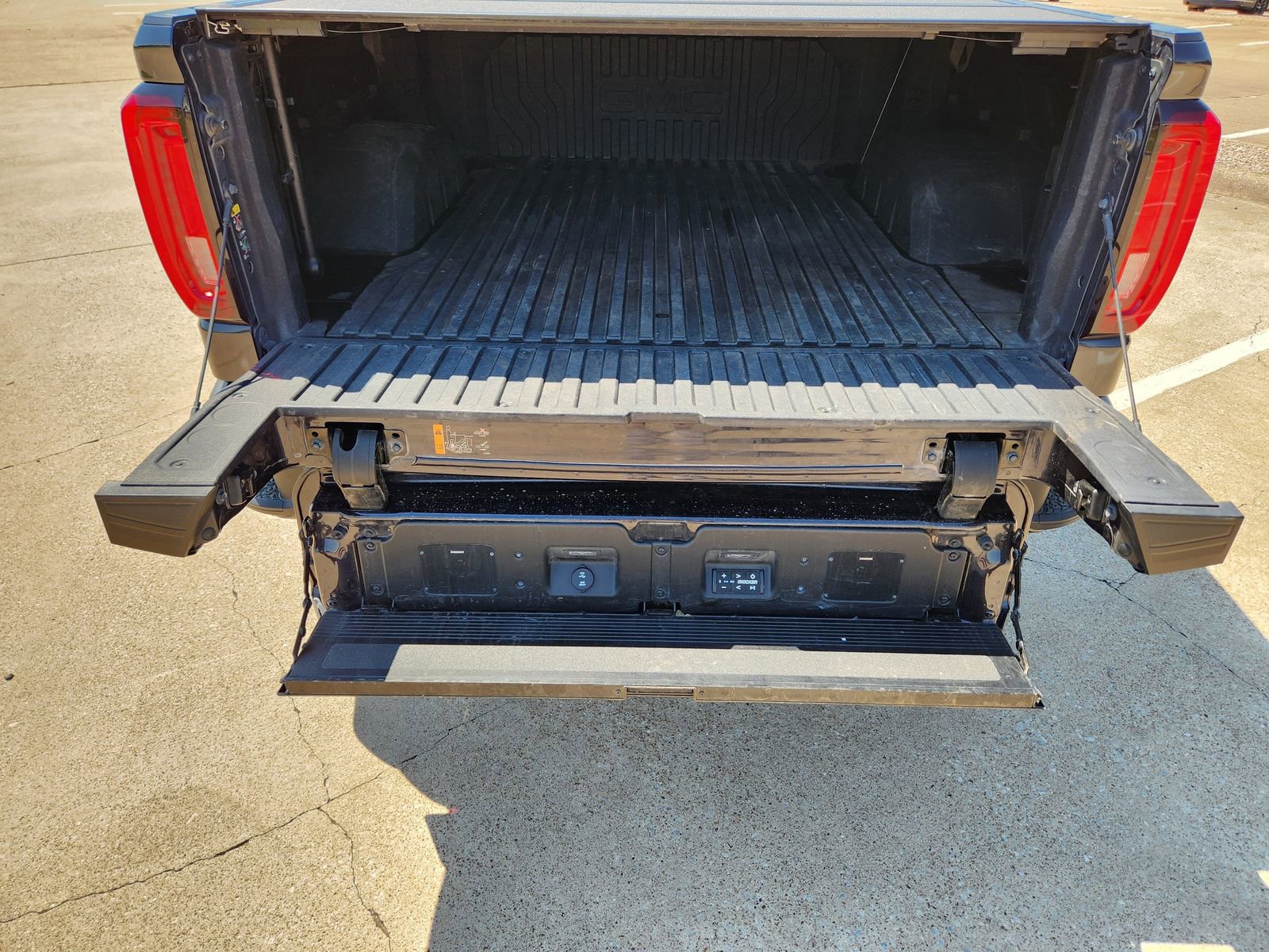 Used 2022 GMC Sierra 1500 Denali Ultimate AWD/4WD image 43