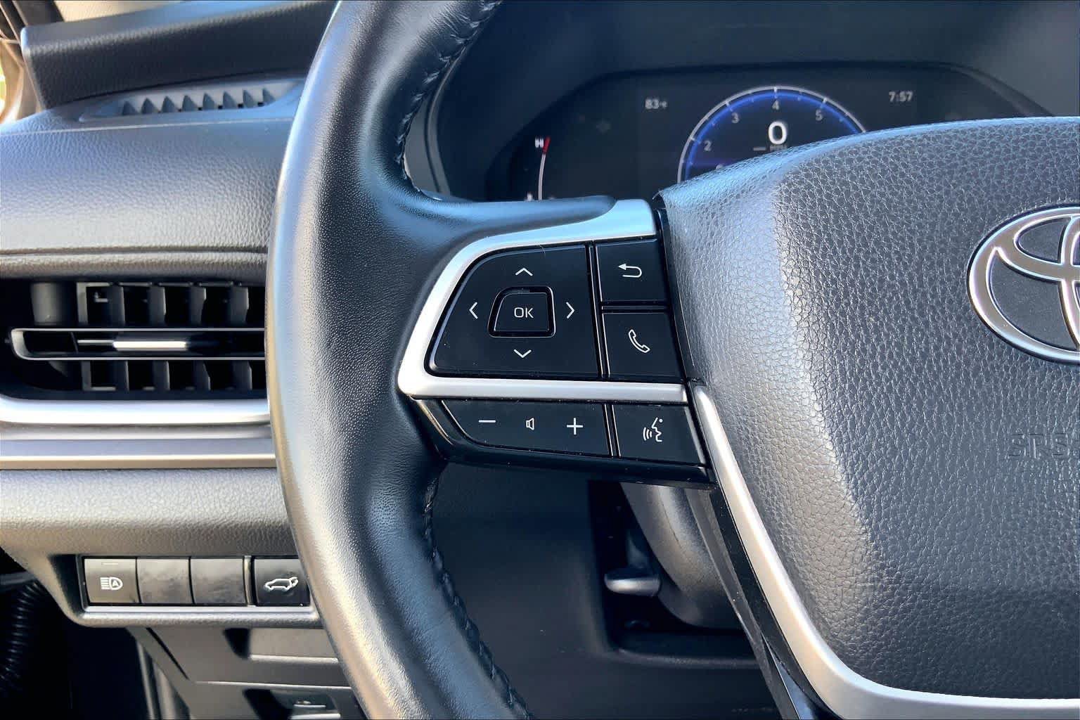 Used 2025 Toyota Grand Highlander AWD image 23