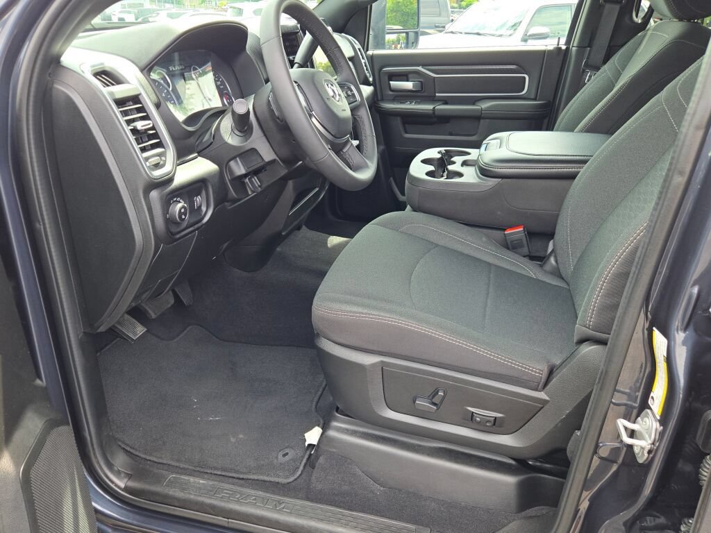 Used 2026 RAM 2500 Big Horn AWD/4WD image 6