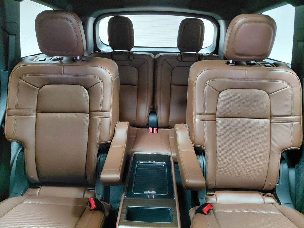 Used 2025 Lincoln Aviator Reserve w/ Equipment Group 201A AWD/4WD image 5