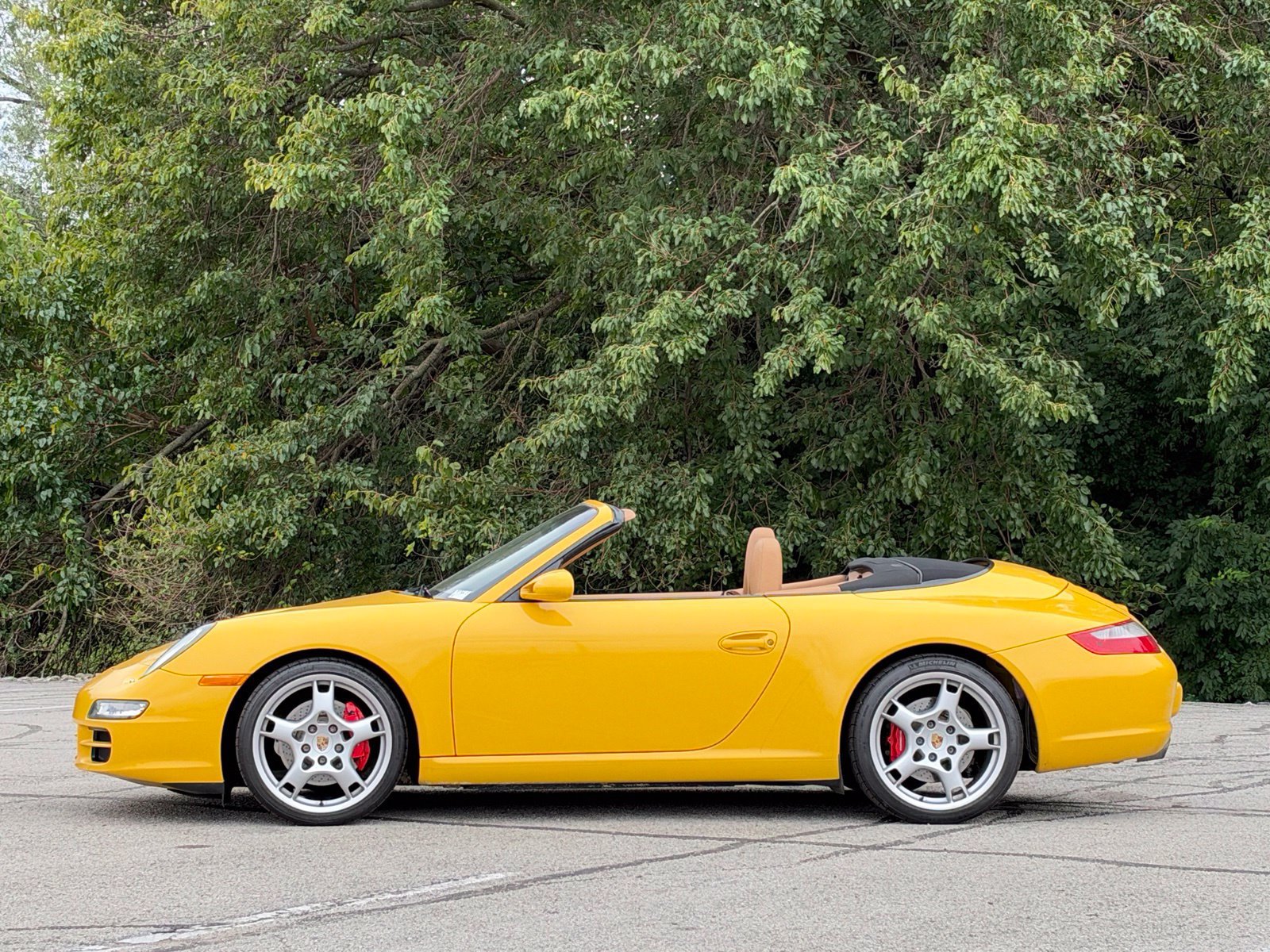 Used 2006 Porsche 911 Carrera S RWD image 2