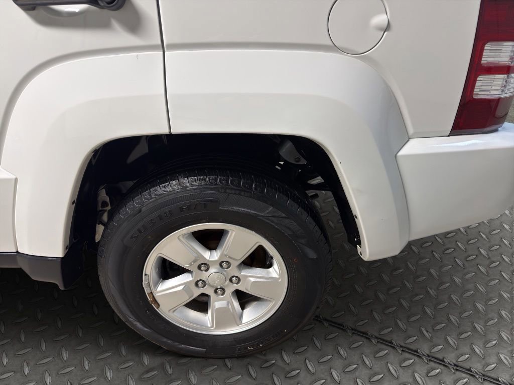 Used 2012 Jeep Liberty Sport RWD image 22