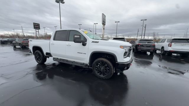 Used 2025 Chevrolet Silverado 2500 LT w/ Trail Boss Package image 2