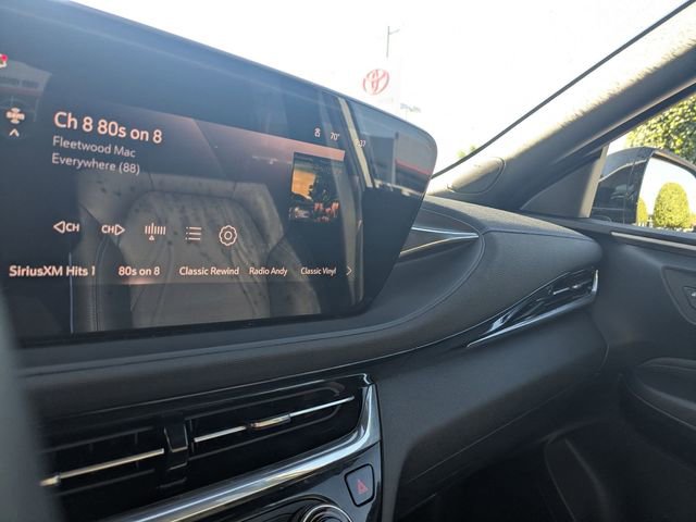 Used 2025 Buick Envista Sport Touring image 23