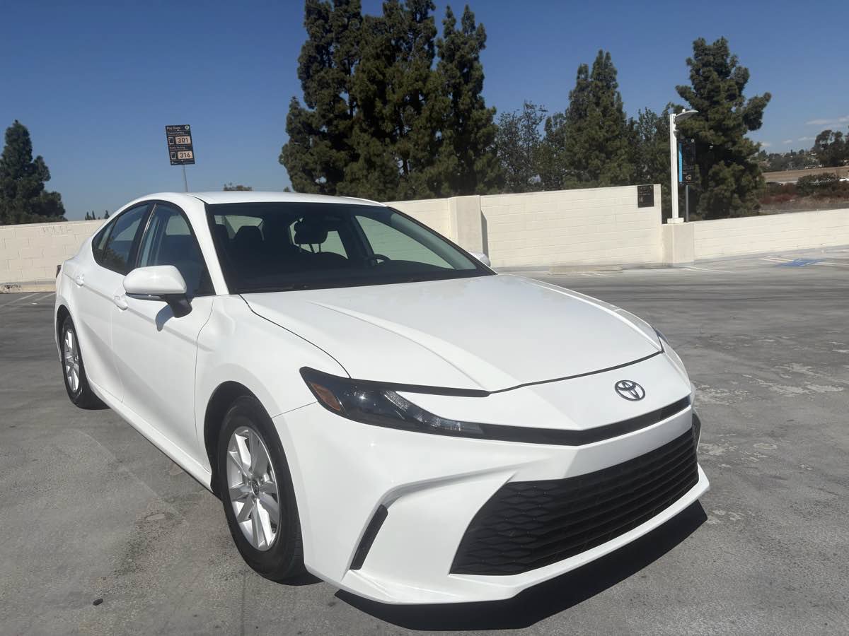 Used 2025 Toyota Camry LE FWD image 41