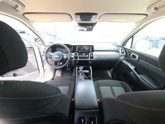 Used 2022 Kia Sorento LX image 26
