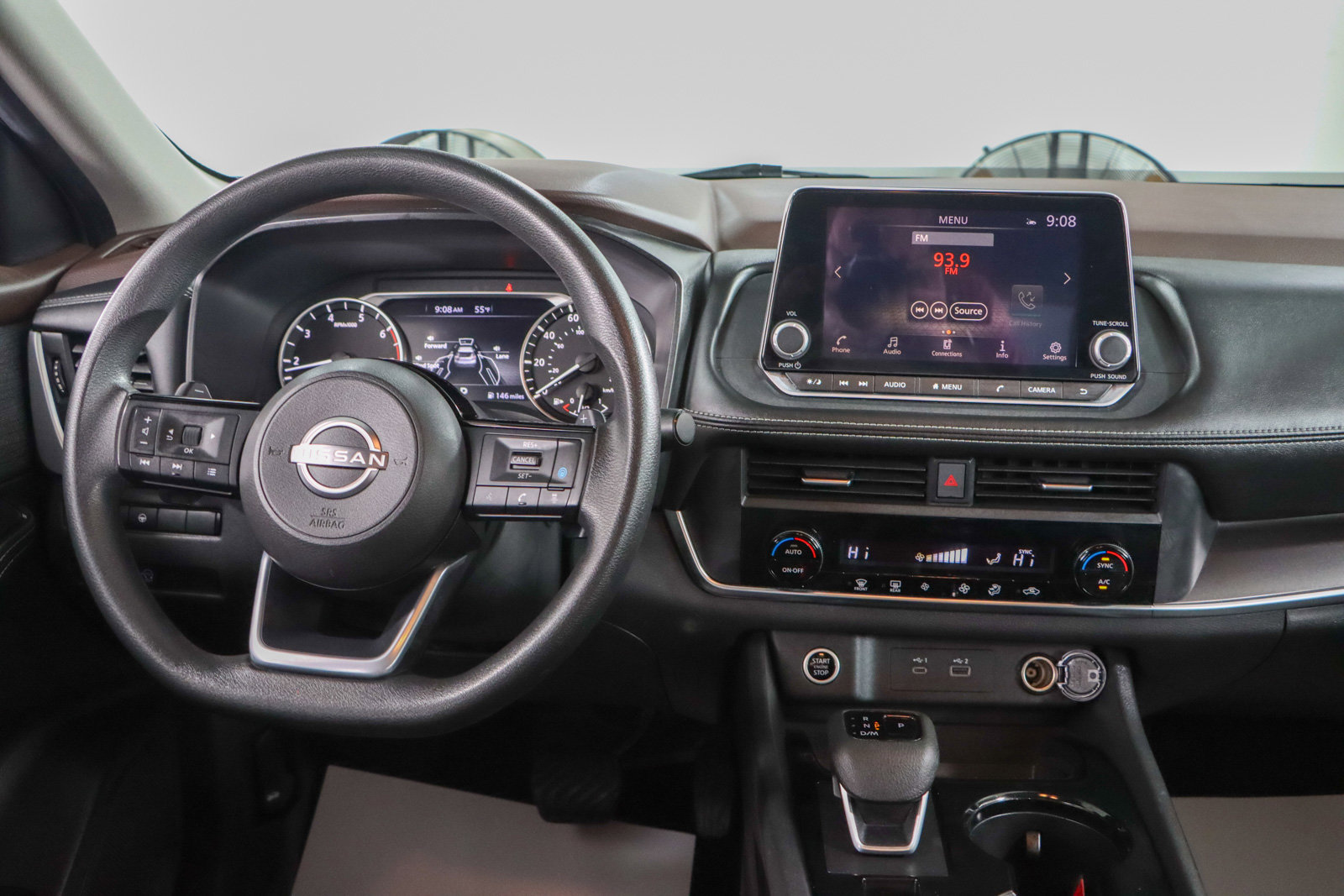 Used 2023 Nissan Rogue SV image 17