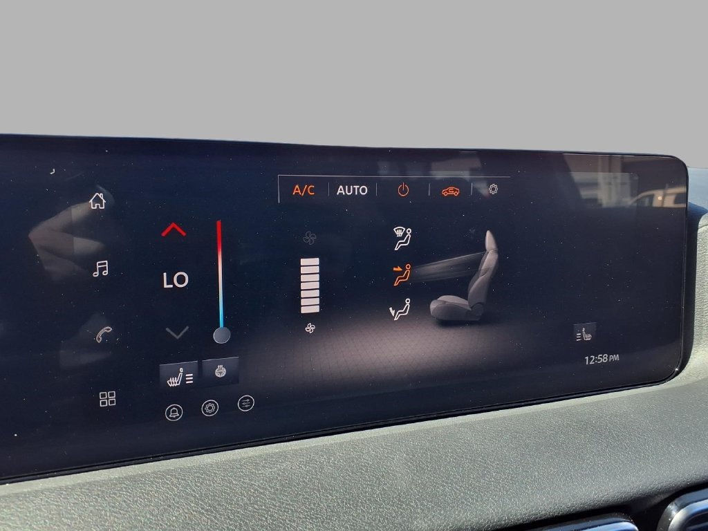 Used 2026 Nissan Sentra SV w/ SV Convenience Package FWD image 8