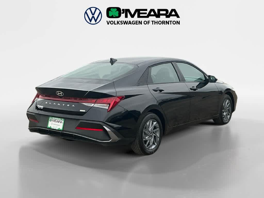 Used 2026 Hyundai Elantra Hybrid FWD image 5