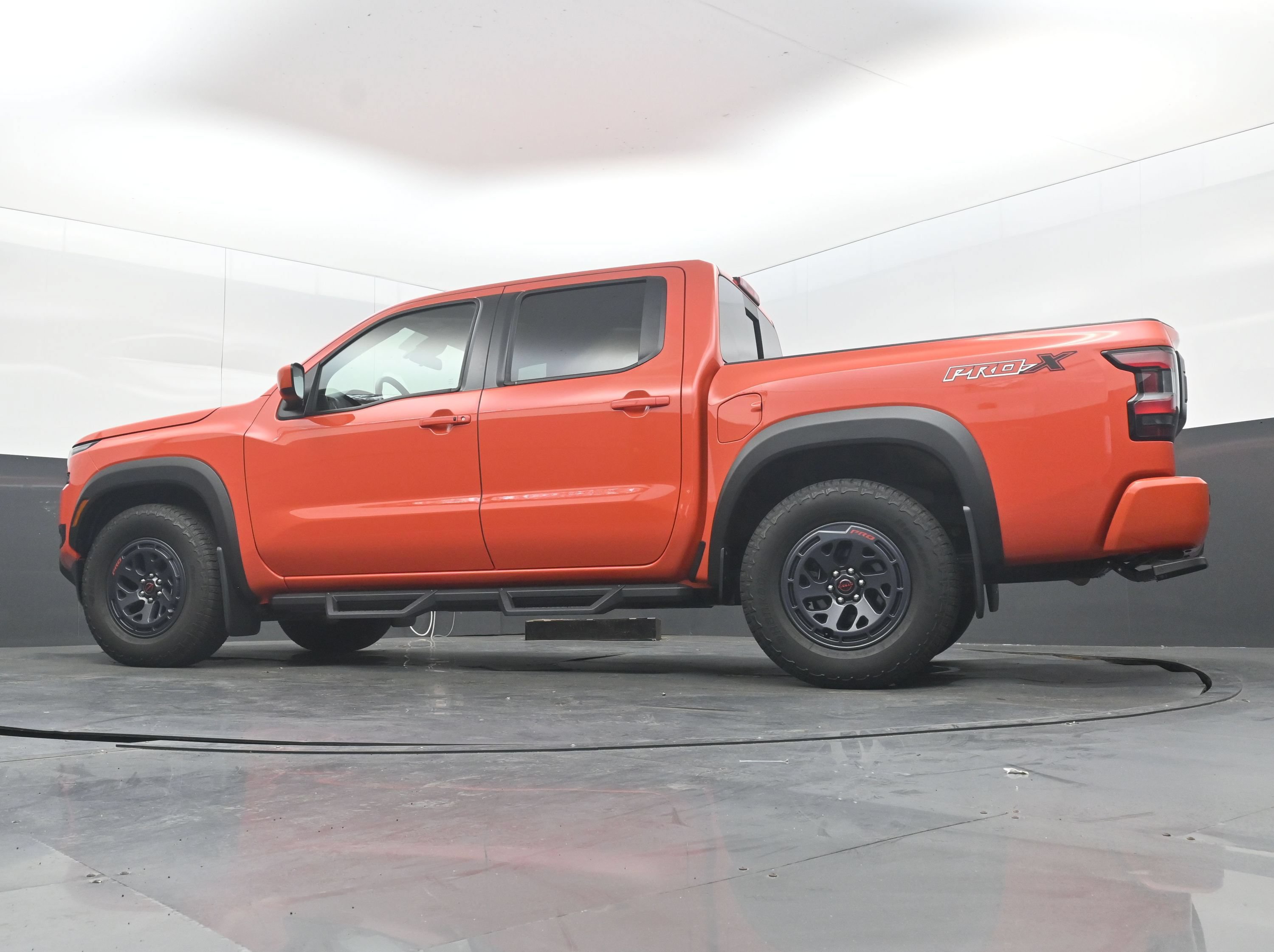 Used 2025 Nissan Frontier Pro-X RWD image 26