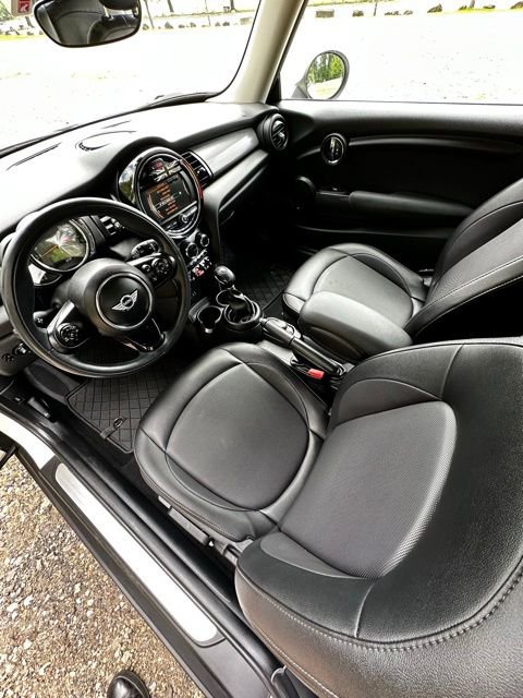 Used 2018 MINI Cooper 2-Door Hardtop FWD image 11