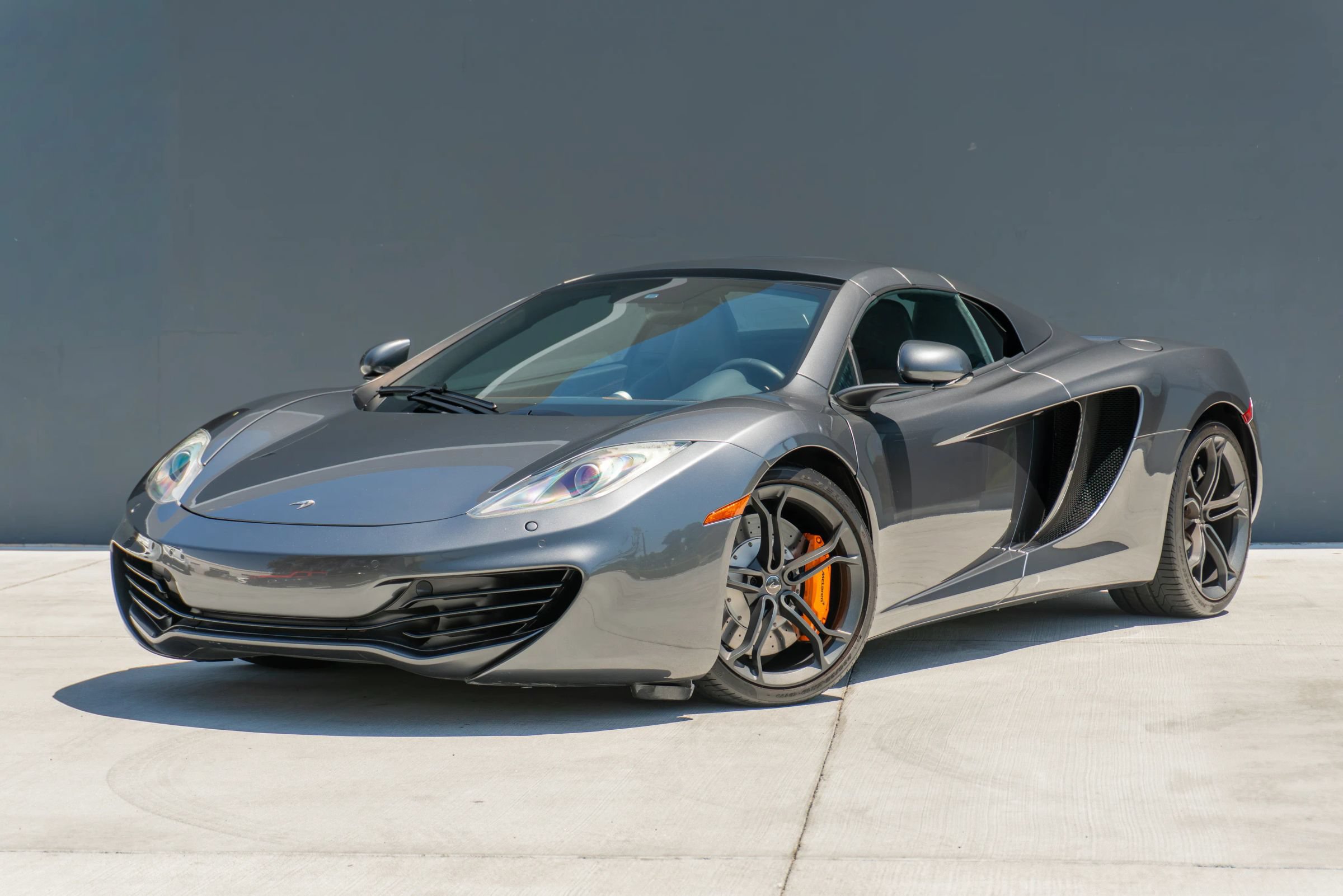 Used 2014 McLaren MP4-12C Spider RWD image 3