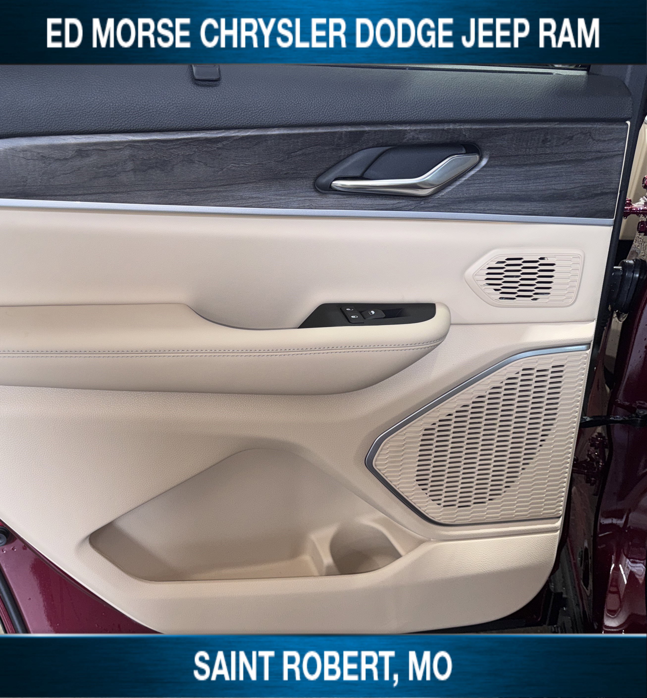 New 2025 Jeep Grand Cherokee L Limited w/ Luxury Tech Group II image 36