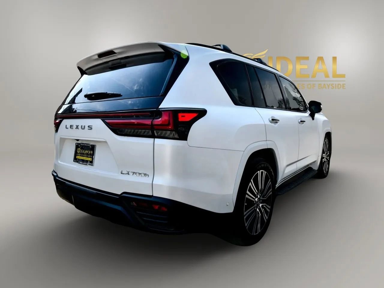 Used 2025 Lexus LX 700h Luxury AWD/4WD image 7