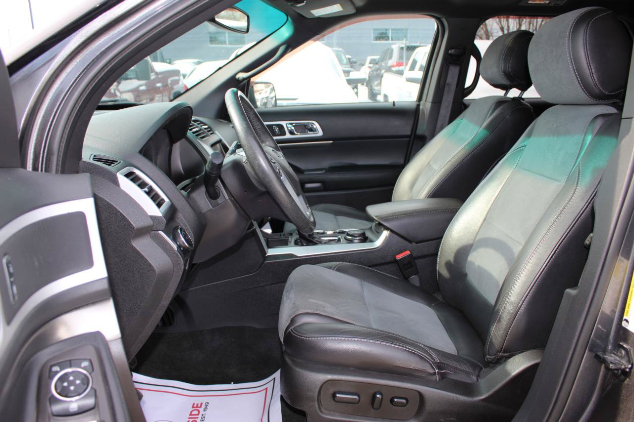 Used 2015 Ford Explorer XLT w/ Equipment Group 202A AWD/4WD image 12