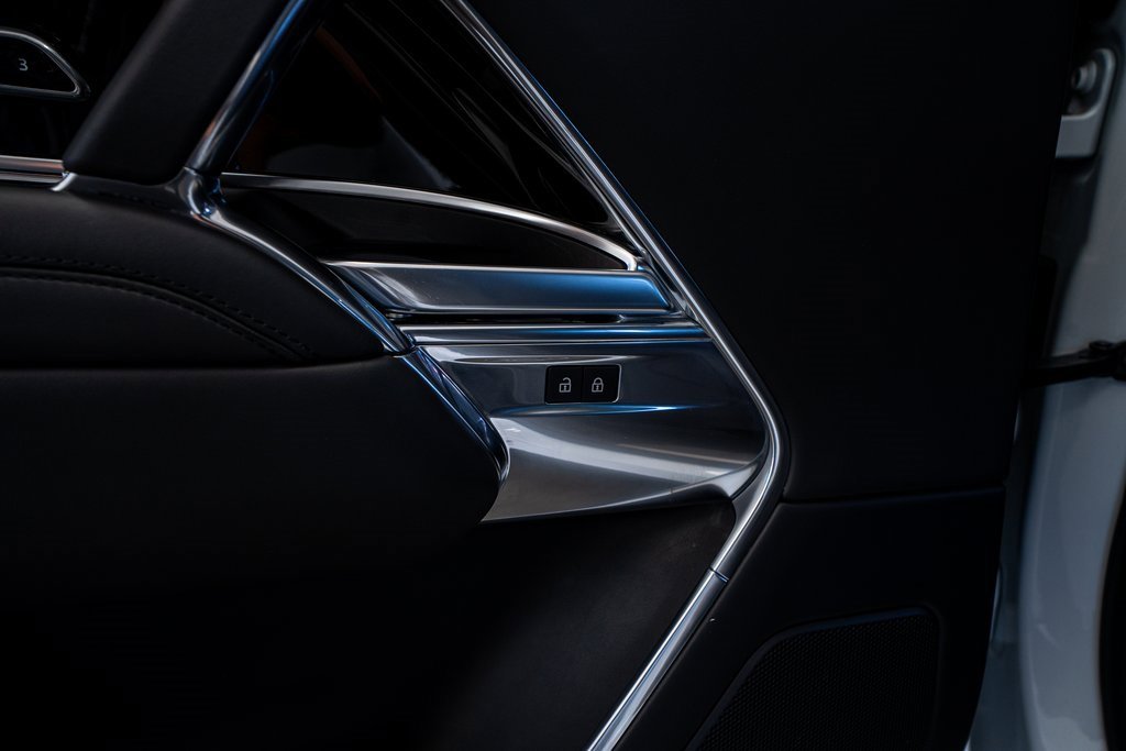 Used 2023 Land Rover Range Rover SE image 32