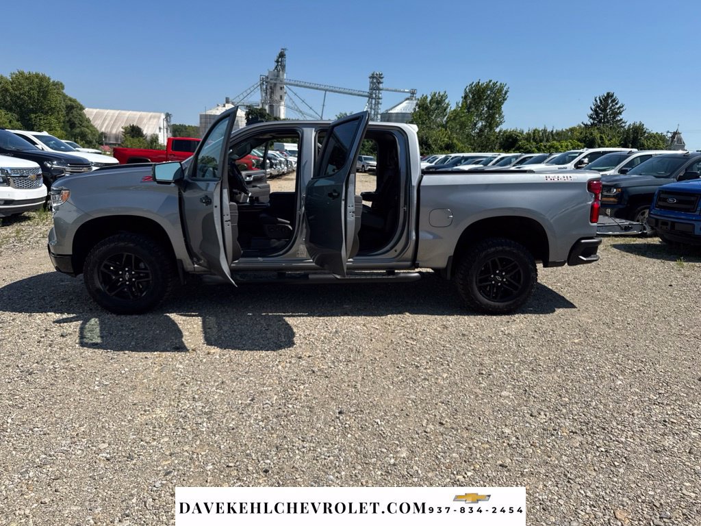 Used 2025 Chevrolet Silverado 1500 LT Trail Boss w/ LT Trail Boss Premium Package AWD/4WD image 33