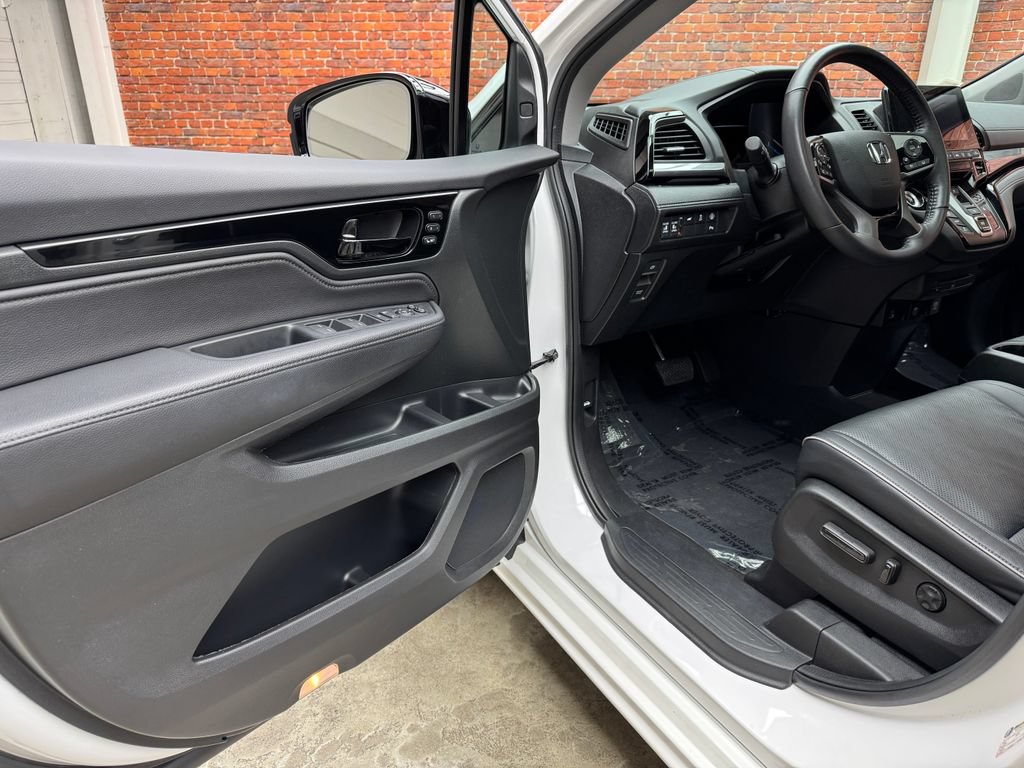 Used 2023 Honda Odyssey Elite image 10