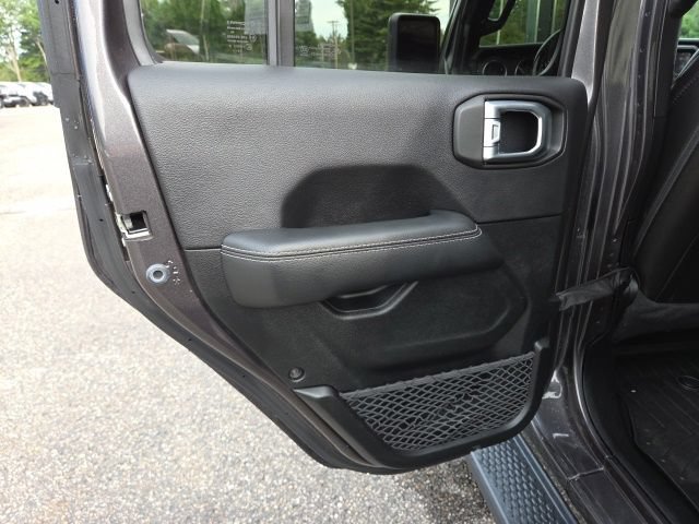 Used 2020 Jeep Wrangler Unlimited Sahara w/ Dual Top Group AWD/4WD image 44