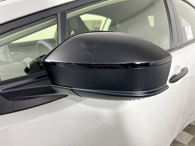New 2026 Toyota Prius Plug-In Hybrid FWD image 10