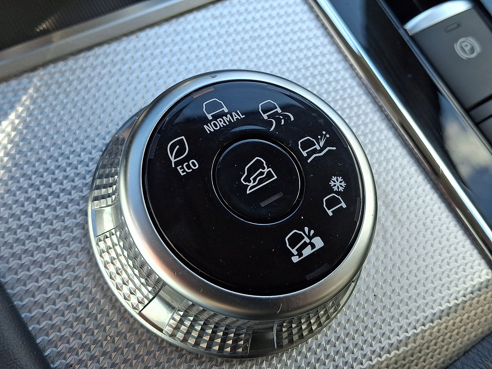 Used 2024 Mitsubishi Outlander SEL image 26