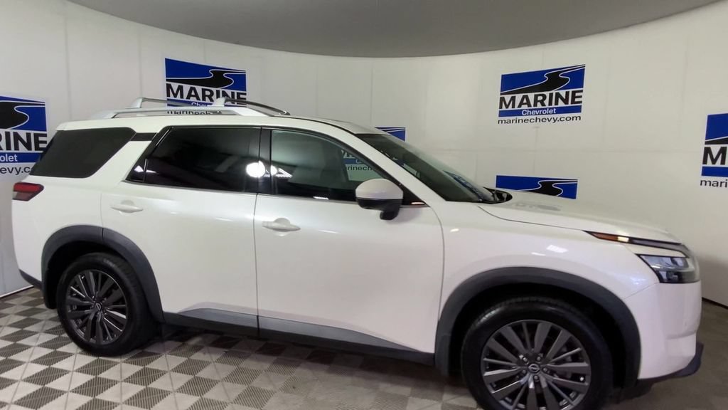 Used 2022 Nissan Pathfinder SL w/ SL Premium Package FWD image 3