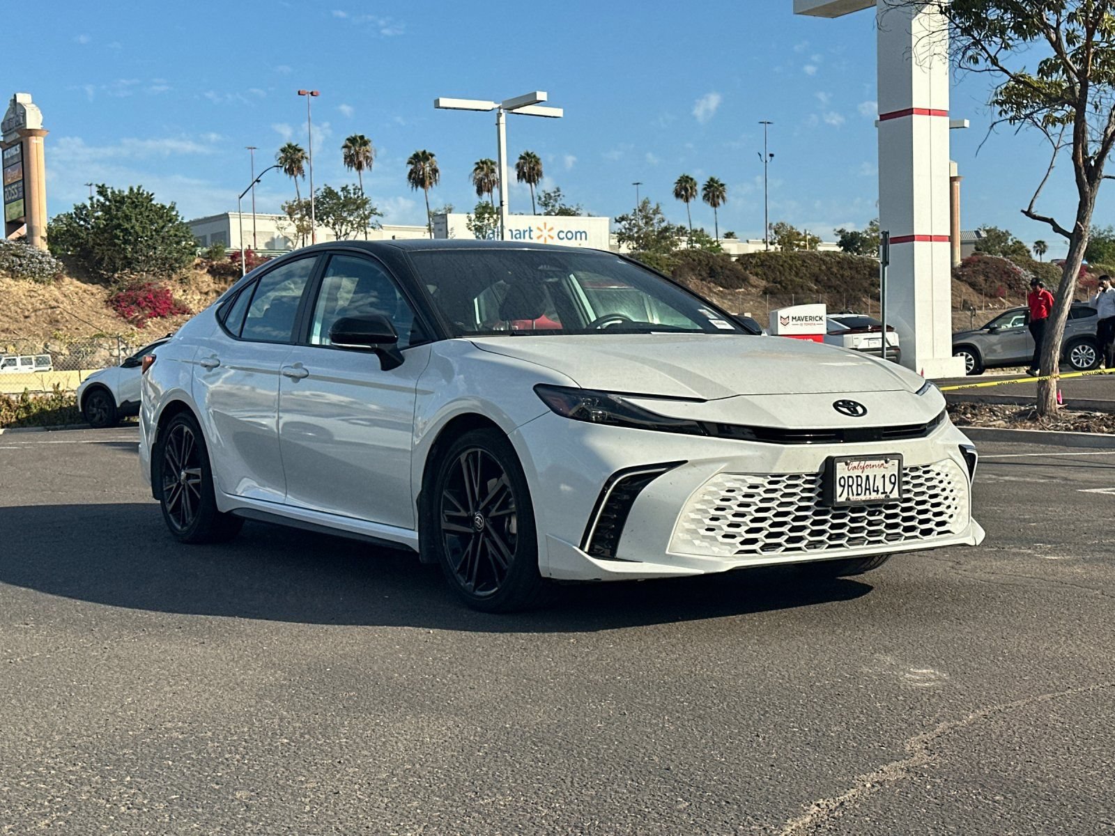 Used 2025 Toyota Camry XSE FWD image 2