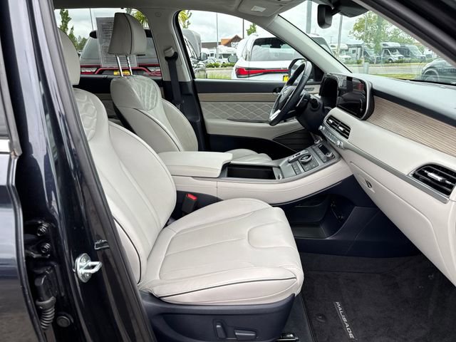Used 2022 Hyundai Palisade Calligraphy w/ Winter Package FWD image 9