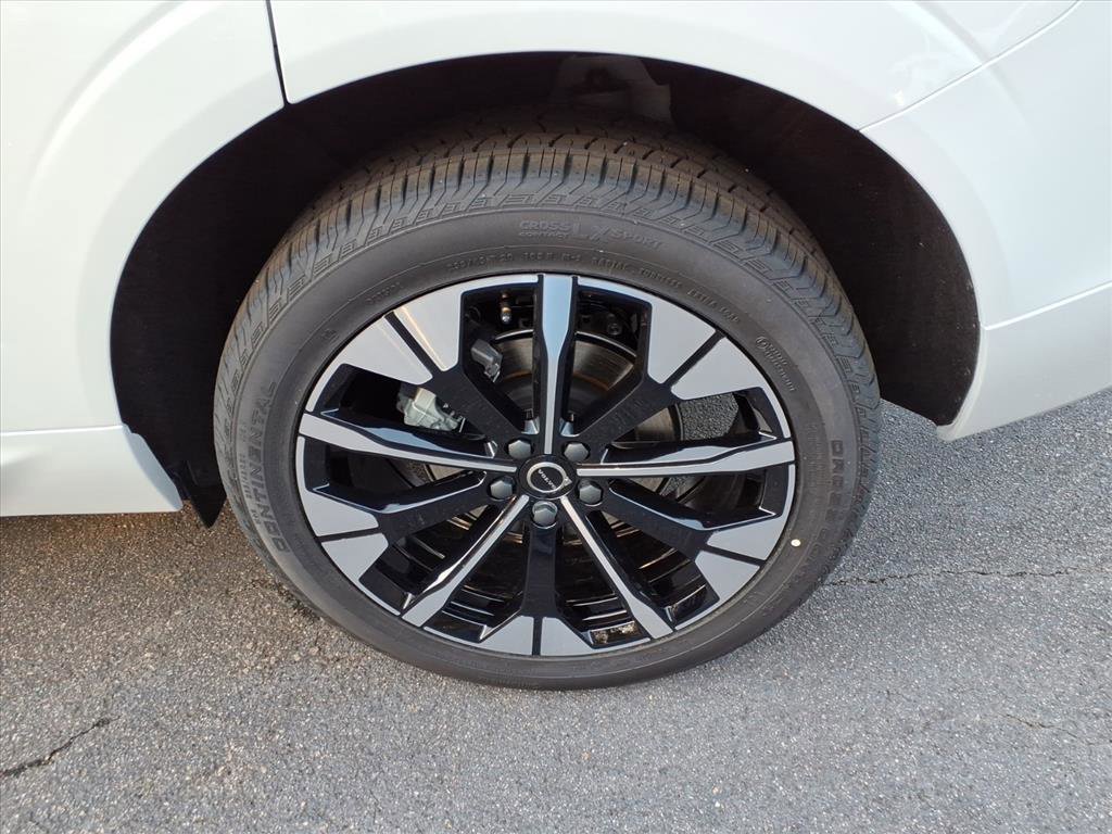 New 2026 Volvo XC60 B5 Plus w/ Protection Package Premier image 7