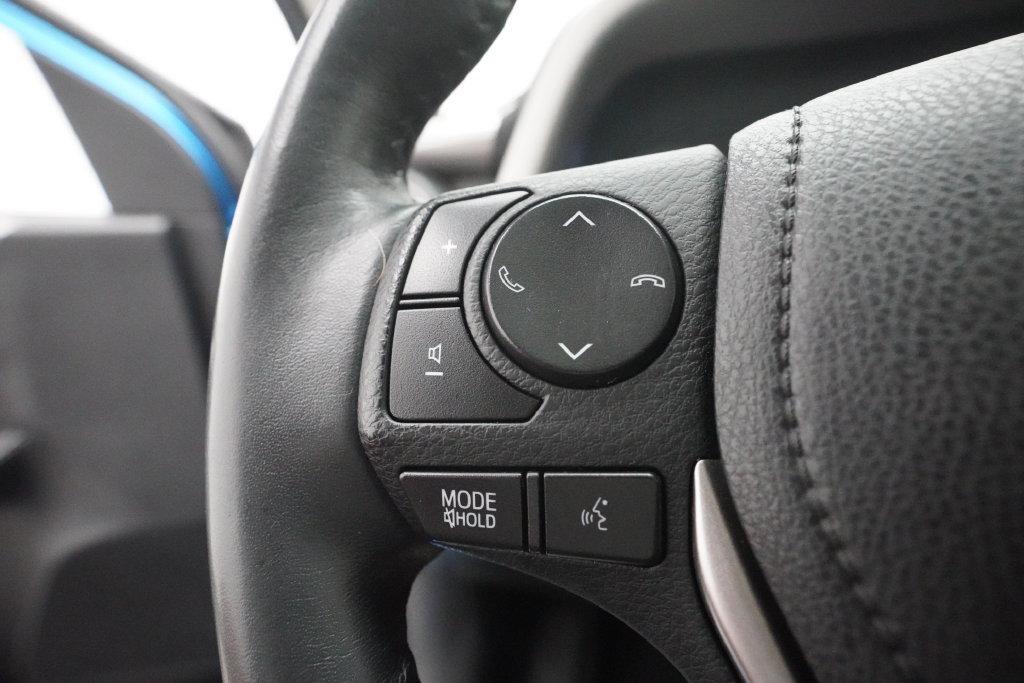 Used 2018 Toyota RAV4 XLE w/ Plus Extra Value Package AWD/4WD image 17