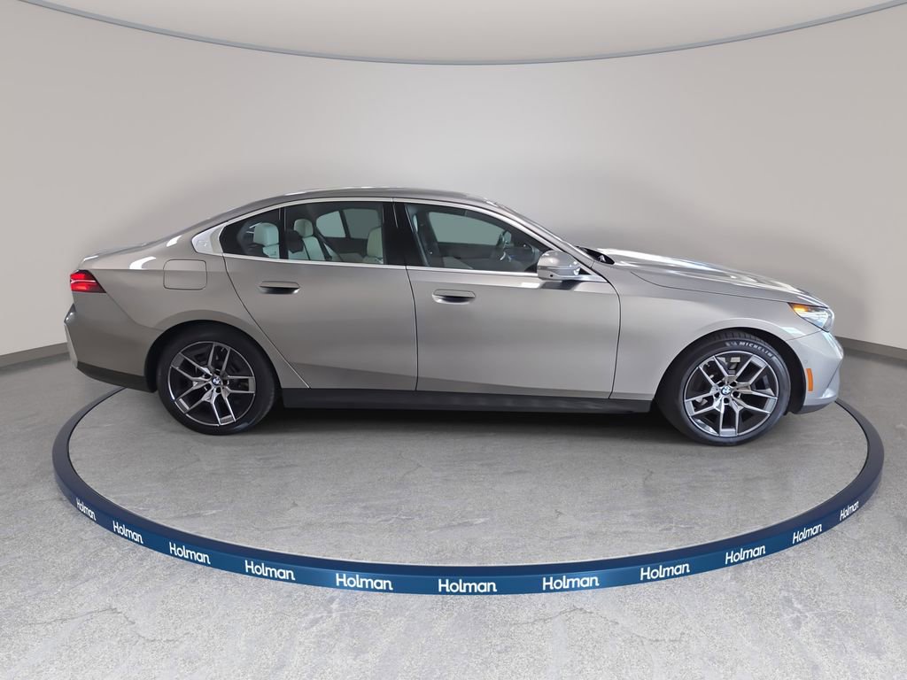 Used 2026 BMW 530i w/ Premium Package image 6