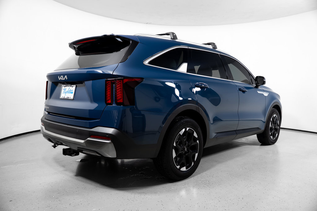 Used 2025 Kia Sorento S w/ Panoramic Sunroof Package FWD image 9