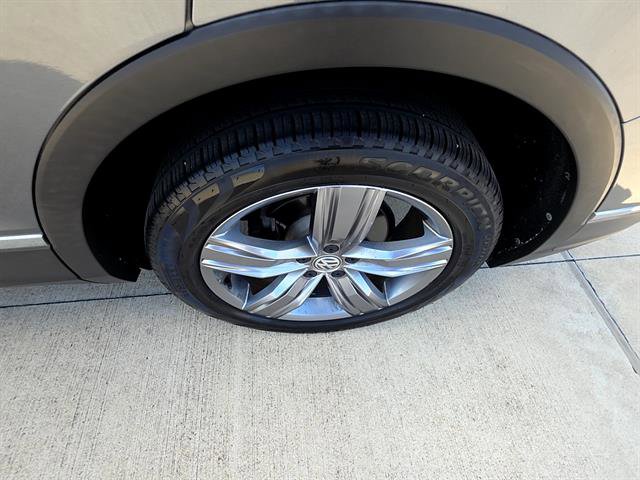 Used 2019 Volkswagen Tiguan S AWD/4WD image 9