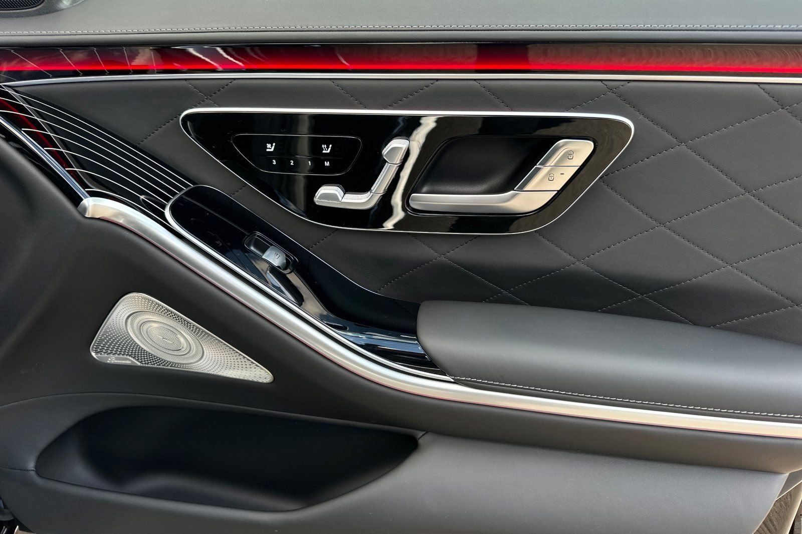 New 2026 Mercedes-Benz S 580 4MATIC Sedan image 32