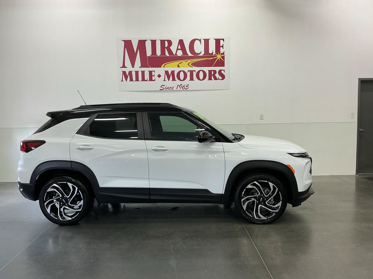 Used 2024 Chevrolet TrailBlazer RS w/ Convenience Package AWD/4WD image 6