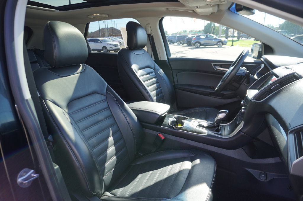 Used 2018 Ford Edge SEL w/ Equipment Group 201A AWD/4WD image 29