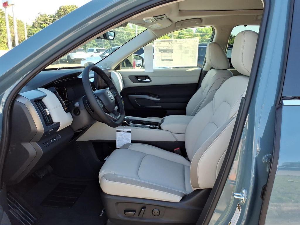 New 2026 Nissan Pathfinder SL AWD/4WD image 6