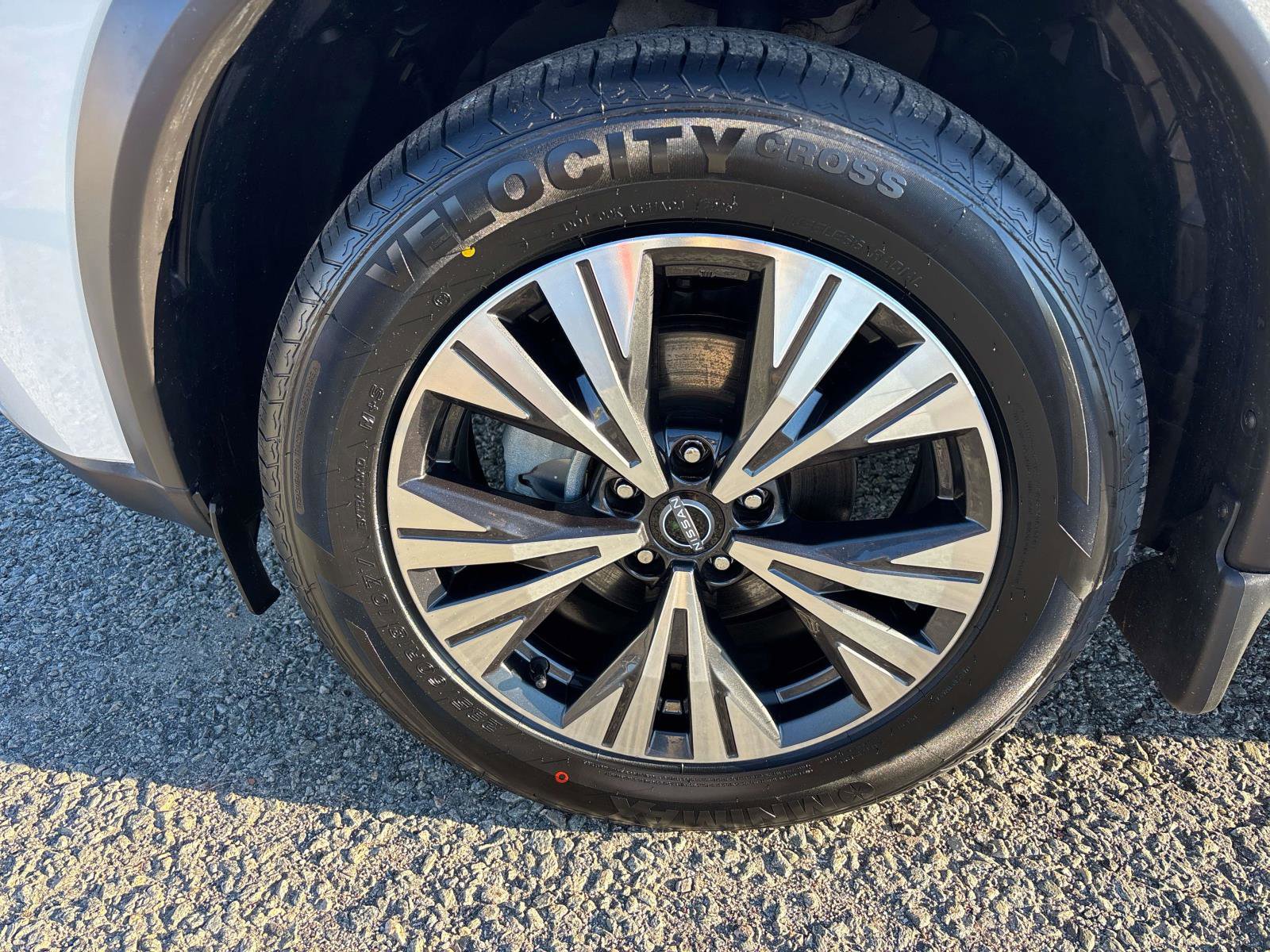 Used 2023 Nissan Rogue SV AWD/4WD image 6
