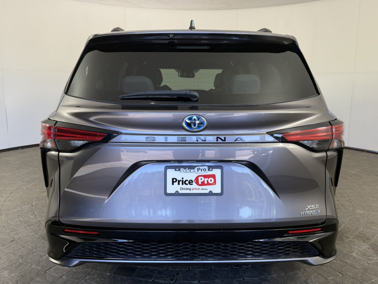 Used 2021 Toyota Sienna XLE FWD image 6