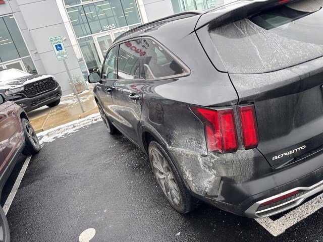 Used 2023 Kia Sorento SX image 3