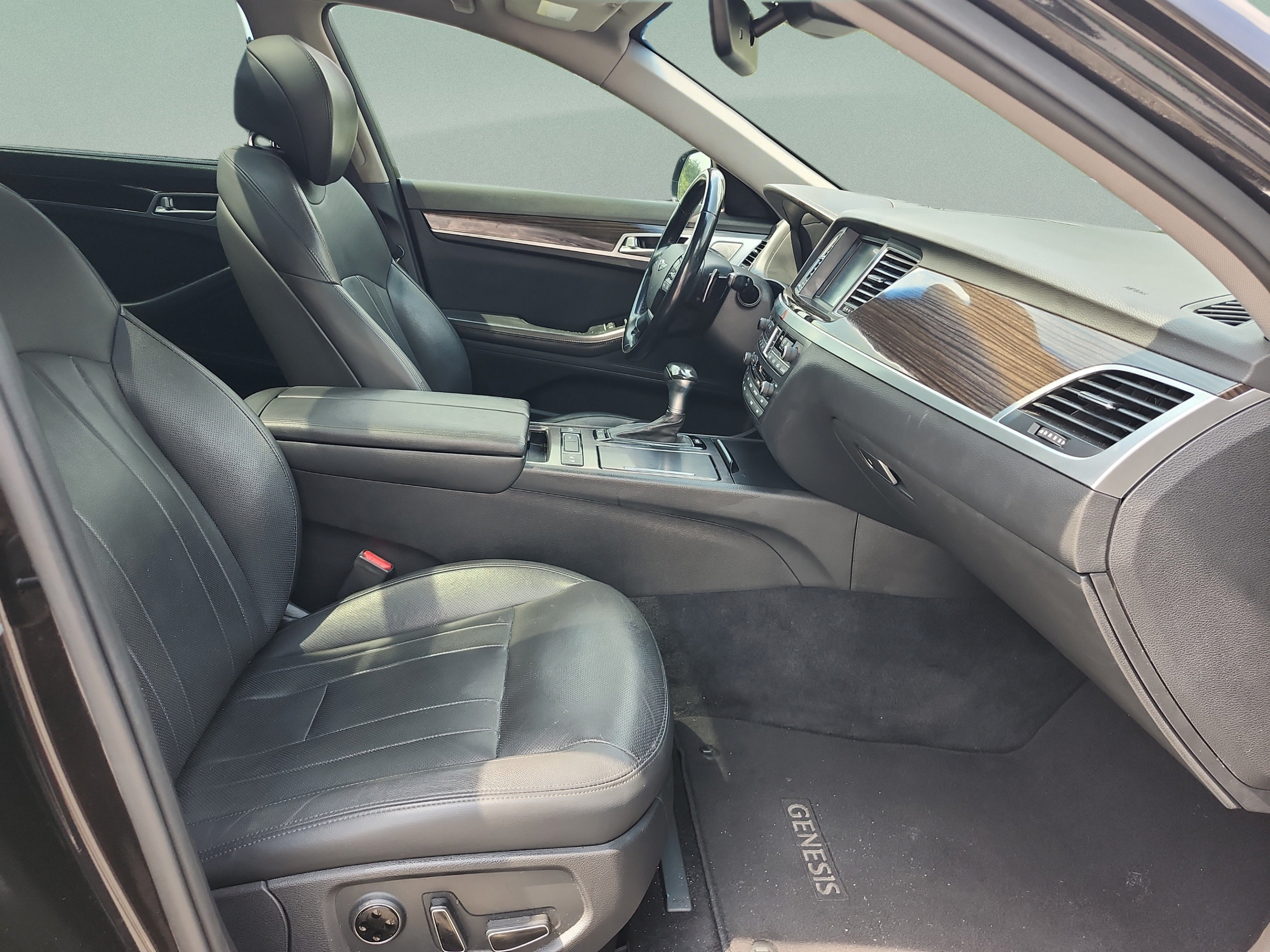 Used 2018 Genesis G80 3.8 w/ Option Group 02 RWD image 20