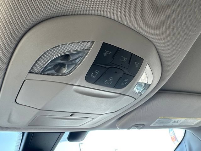 Used 2018 Chrysler Pacifica Touring Plus w/ Tire & Wheel Group FWD image 40