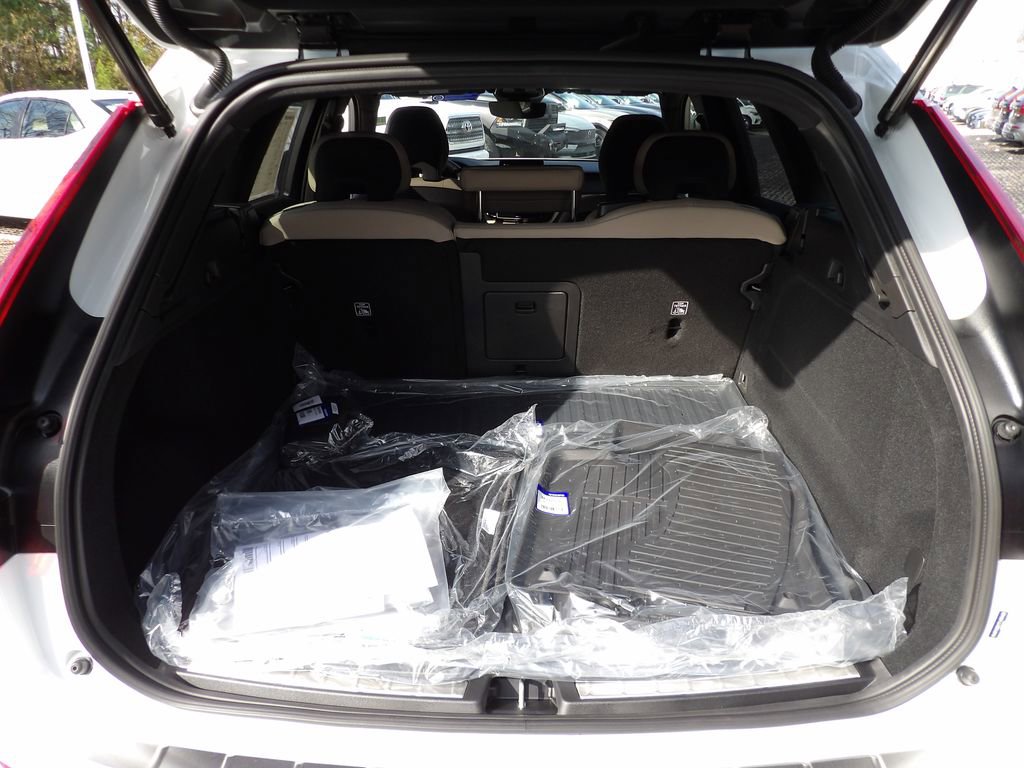 New 2026 Volvo XC60 B5 Plus w/ Protection Package Premier AWD/4WD image 26