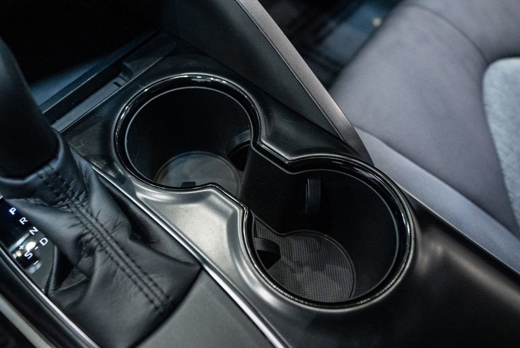 Used 2019 Toyota Camry LE FWD image 28