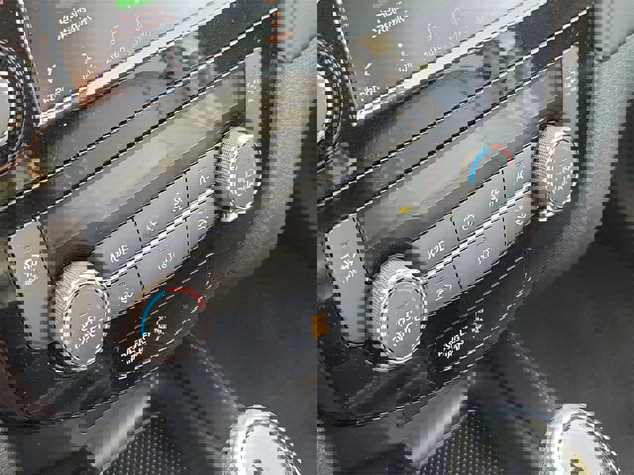 Used 2020 Nissan Rogue SL w/ Premium Package image 27